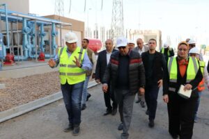 محمود عصمت يتفقد محطة الربط الكهربائي المصرى السعودى بمدينة بدر