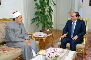 السيسي يجري اتصالًا هاتفيًا بشيخ الأزهر للاطمئنان على صحته