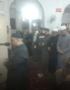 مساجد أسيوط تزدحم بالمصلين لأداء التراويح في رمضان