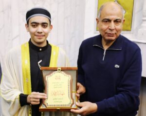 محافظ المنيا يكرم القارئ شهاب حسن لتفوقه بتلاوة القرآن