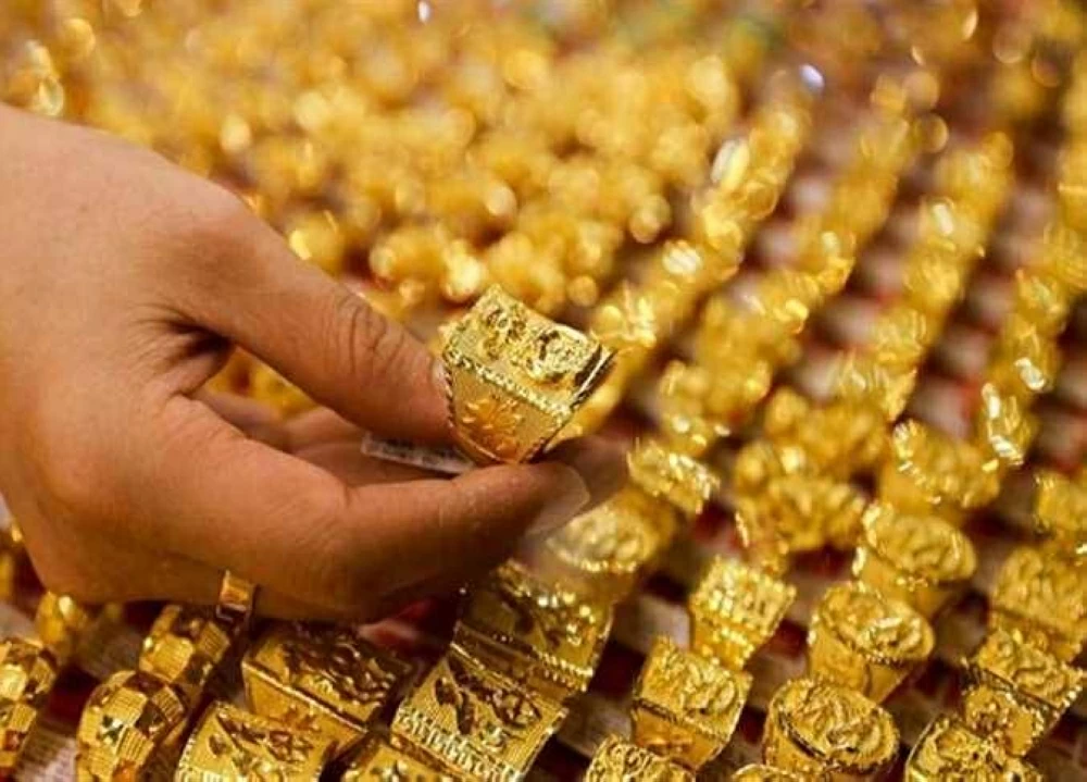 انخفاض أسعار الذهب العالمية يهبط بالأوقية دون 5000 جنيه.. وعيار 21 يسجل 6641 جنيهًا في مصر