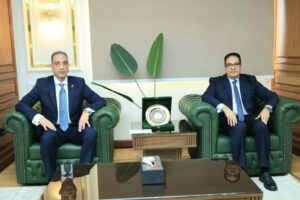 محافظ الجيزة يستقبل رئيس جامعة القاهرة لتقديم التهنئة وتعزيز التعاون المشترك