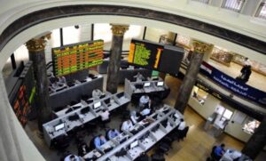 تباين البورصة المصرية وسط ضغوط على الأسواق العربية