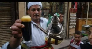 العرقسوس في الشارع المصري.. طقس رمضاني يحفظ الذاكرة
