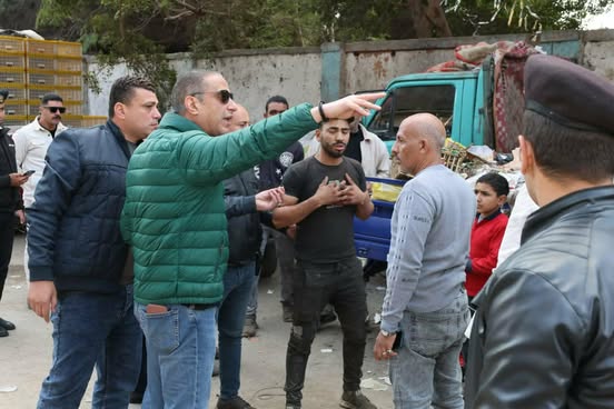 جولة مفاجئة لمحافظ الجيزة لرصد الإشغالات وبؤر المخلفات بأحياء جنوب الجيزة والعمرانية والدقي