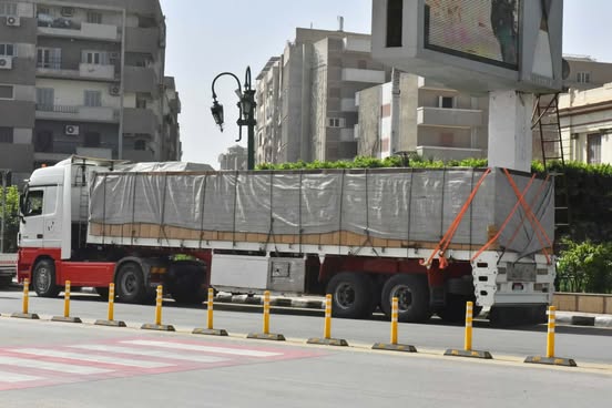 استلام 950 كرتونة مواد غذائية تمهيدًا لتوزيعها قبل رمضان في أسيوط