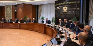 رئيس الوزراء يتابع ملف إدارة وتشغيل المطارات من خلال القطاع الخاص