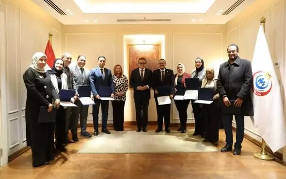 وزير الصحة يكرم الدفعة الأولى من خريجي دبلومة إدارة المستشفيات ضمن التعاون المصري-الفرنسي (FEXTE)
