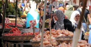 صعود أسعار الخضروات واستقرار الفاكهة اليوم بالأسواق