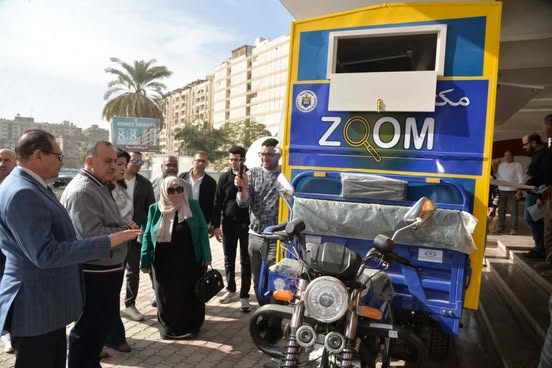 ضمن مبادرة تشغيل الشباب..تسليم مشروع مكتبة متنقلة لأحد شباب الخريجين في أسيوط