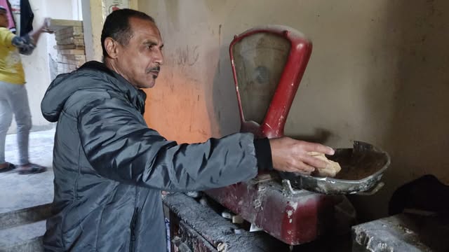 خلال المرور على 20 مخبزًا.. ضبط 11 مخالفة نقص وزن و3 محاضر بمختلف مراكز أسيوط