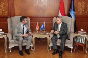 أسامة ربيع يبحث مع مسؤولي Hapag-Lloyd سبل التعاون المشترك بمقر هيئة قناة السويس