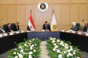 وزير الصناعة يترأس مجلس إدارة مركز تحديث الصناعة لإطلاق مرحلة جديدة ترتكز على الابتكار والاستدامة