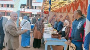 تعليم أسيوط: إقبال كبير على معرض منتجات المدارس الزراعية لليوم الثاني