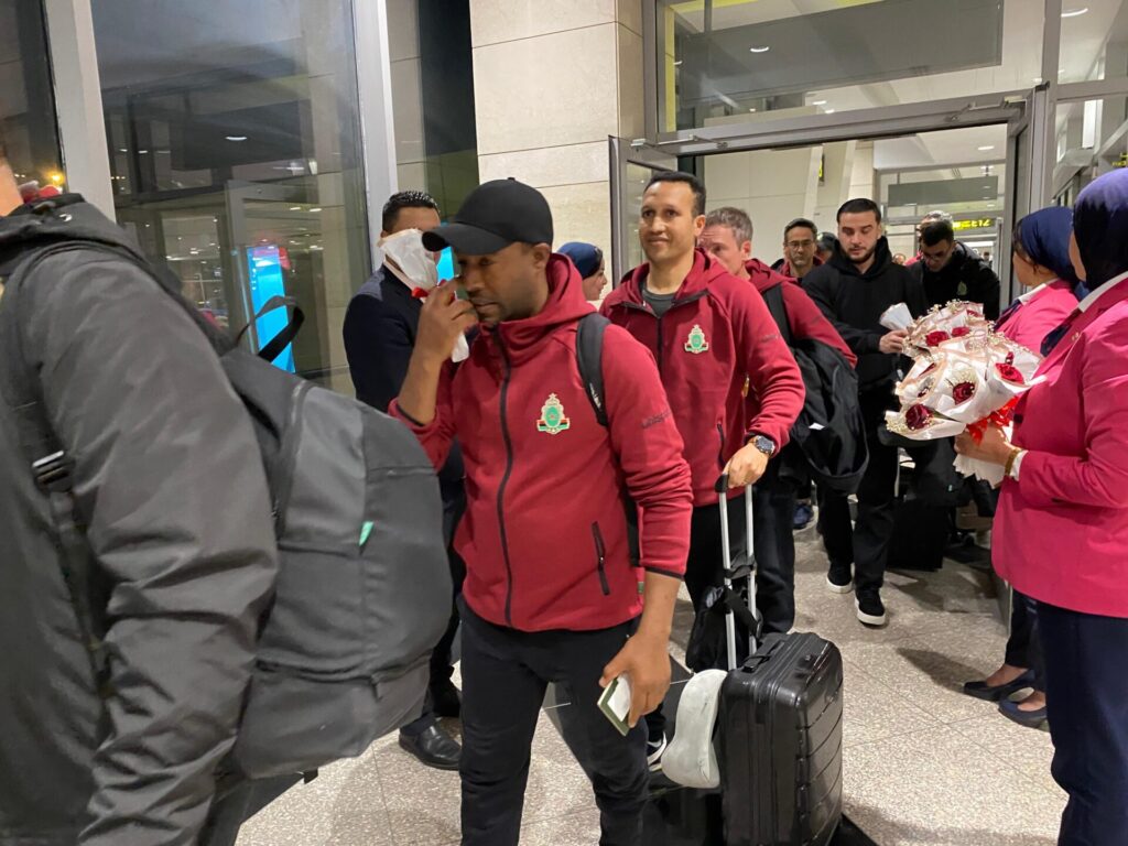 مطار القاهرة يستقبل بعثة الجيش الملكي المغربي استعدادًا لمواجهة الأهلي