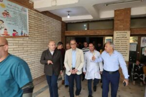 محافظ الجيزة يجري تجارب تشغيل أولية لمحطة رفع الصرف الصحي بقرية دهشور