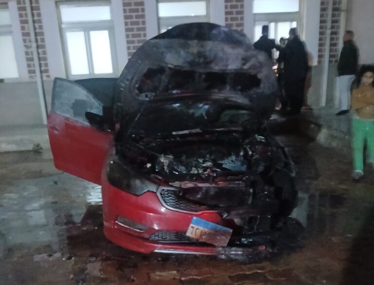 السيارة التي نشب بها الحريق