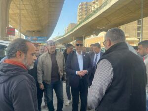 جولة تفقدية لمحافظ الجيزة داخل موقف سرفيس المريوطية
