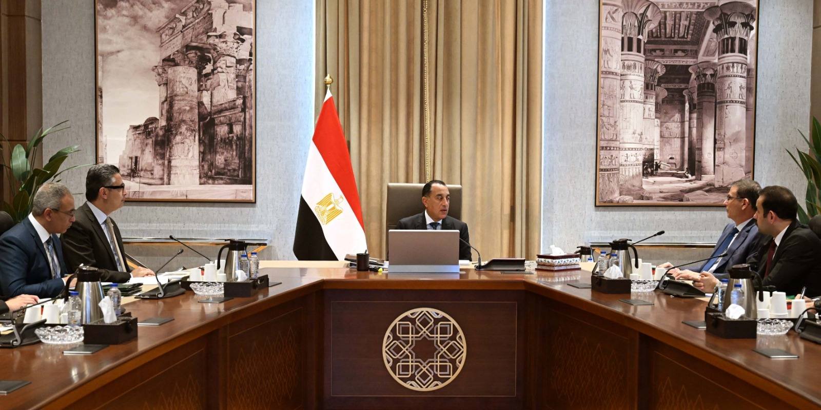 رئيس الوزراء يوجه بالتوسع في سلاسل بيع السلع الأساسية