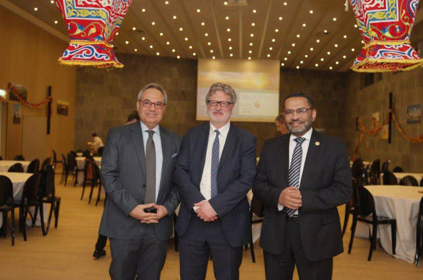 وزير الصحة : “الرعاية الذاتية” ركيزة أساسية لتمكين أفراد اصحاء