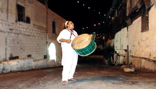 المسحراتي.. حارس السحور في الحواري