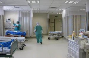 تجديد التراخيص وإعادة تشكيل المجلس الأعلى.. تعديلات المستشفيات الجامعية أمام الشيوخ