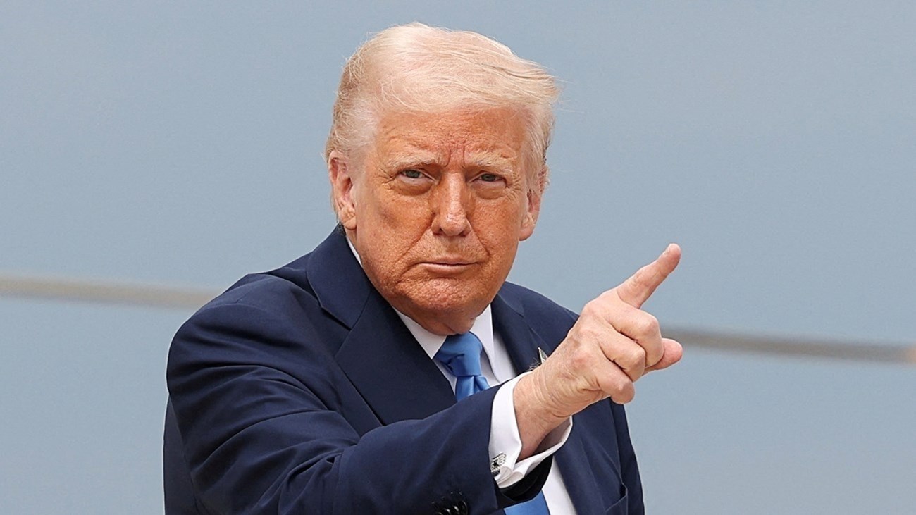 ترامب يهدد ويحث الدول على الدفاع عن مصالحها في مضيق هرمز