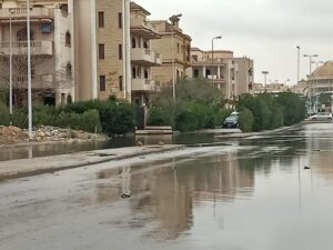 بالفيديو.. أمطار رعدية تغمر التجمع الخامس مع ذروة عدم الاستقرار الجوي