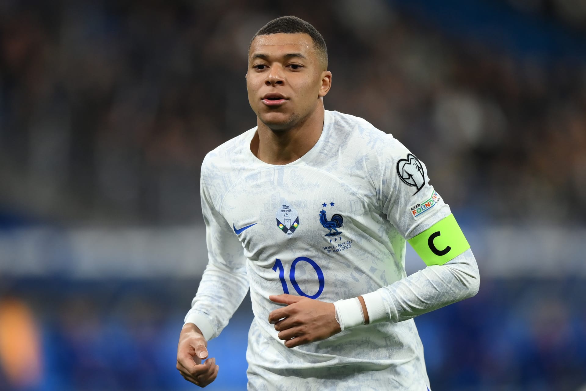 شرط جزائي يجبر مبابي “المصاب” على الانضمام للمنتخب الفرنسي في رحلته إلى أمريكا