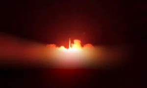 صواريخ وطائرات مسيرة إيرانية تضرب إسرائيل وأمريكا ضمن «الوعد الصادق 4»