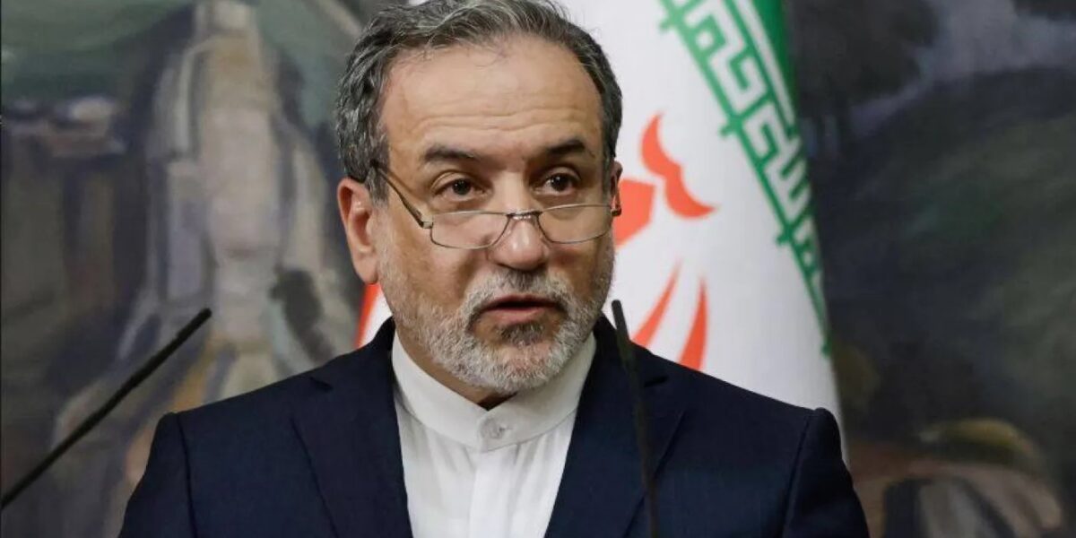 مع دخول الحرب أسبوعها الثالث.. عراقجي: إيران ستواصل الرد العسكري