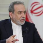 عراقجي: استهداف البنية التحتية النفطية الإيرانية سيقابله هجمات على شركات أمريكية