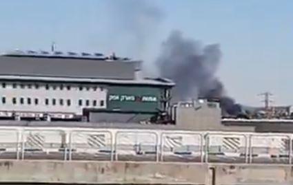 صواريخ إيرانية تضرب محيط تل أبيب وإصابات في بني براك