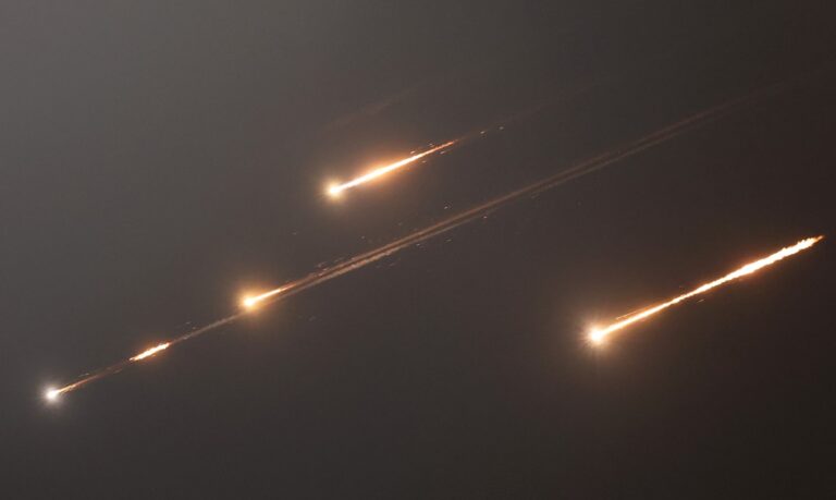 الحرس الثوري يطلق الموجة الـ18 من عملية «الوعد الصادق 4» ضد إسرائيل