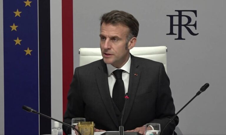 ماكرون: فرنسا ليست طرفًا في النزاع ولن تشارك حاليًا في فتح مضيق هرمز