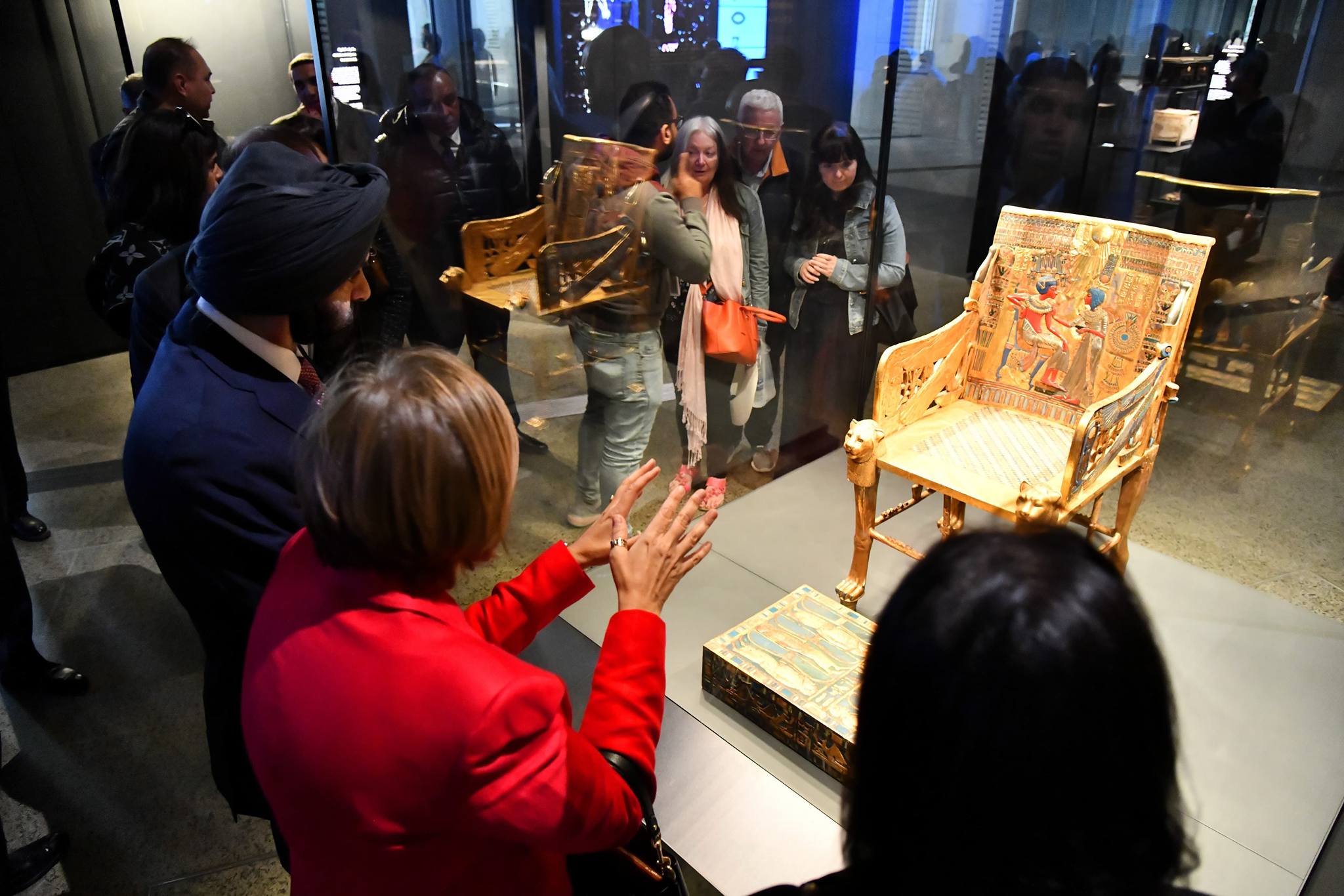 رئيس مجموعة البنك الدولي وحرمه يزوران المتحف المصري الكبير