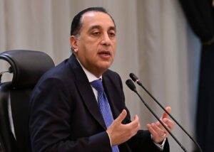 رئيس الوزراء يستعرض حزمة الإجراءات الاستثنائية