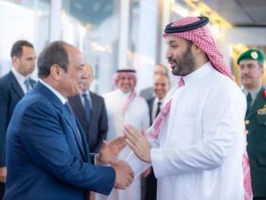 الرئيس السيسي من المنامة وجدة: أمن الخليج خط أحمر وامتداد للأمن القومي المصري