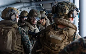 القيادة المركزية الأمريكية: وصول 3500 جندي وطائرات مقاتلة إلى المنطقة