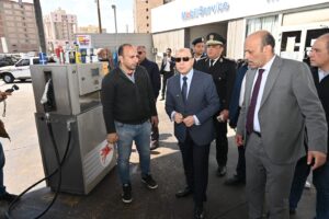 محافظ الغربية يتفقد محطات الوقود لمتابعة تطبيق التسعيرة الجديدة للمنتجات البترولية وغاز السيارات