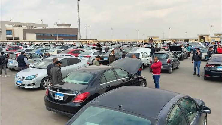 حرب إيران تربك سوق السيارات في مصر.. وترقب لارتفاع الأسعار