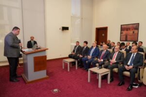 وزير الاستثمار يسلم الرخصة الذهبية لـ8 مشروعات باستثمارات تتجاوز 1.2 مليار دولار و16 مليار جنيه