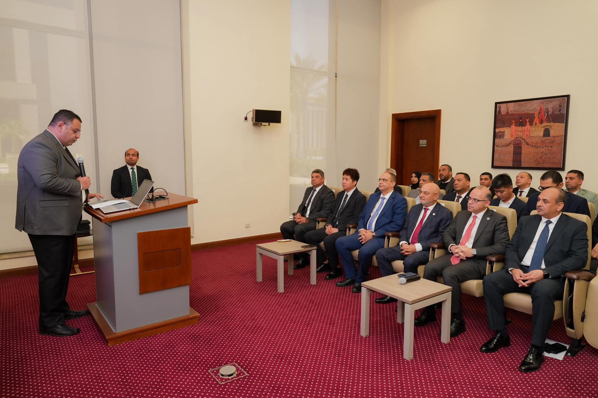 وزير الاستثمار يسلم الرخصة الذهبية لـ8 مشروعات باستثمارات تتجاوز 1.2 مليار دولار و16 مليار جنيه