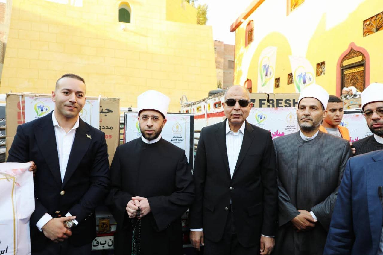 وزير الأوقاف ومحافظ المنيا يوزعان 15 جهاز عروسة بقرية طنبدي لدعم الأسر الأولى بالرعاية