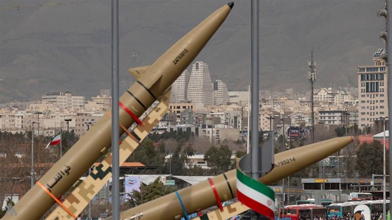 إيران تبدأ موجة صواريخ جديدة وتستهدف قواعد أمريكية بالمنطقة