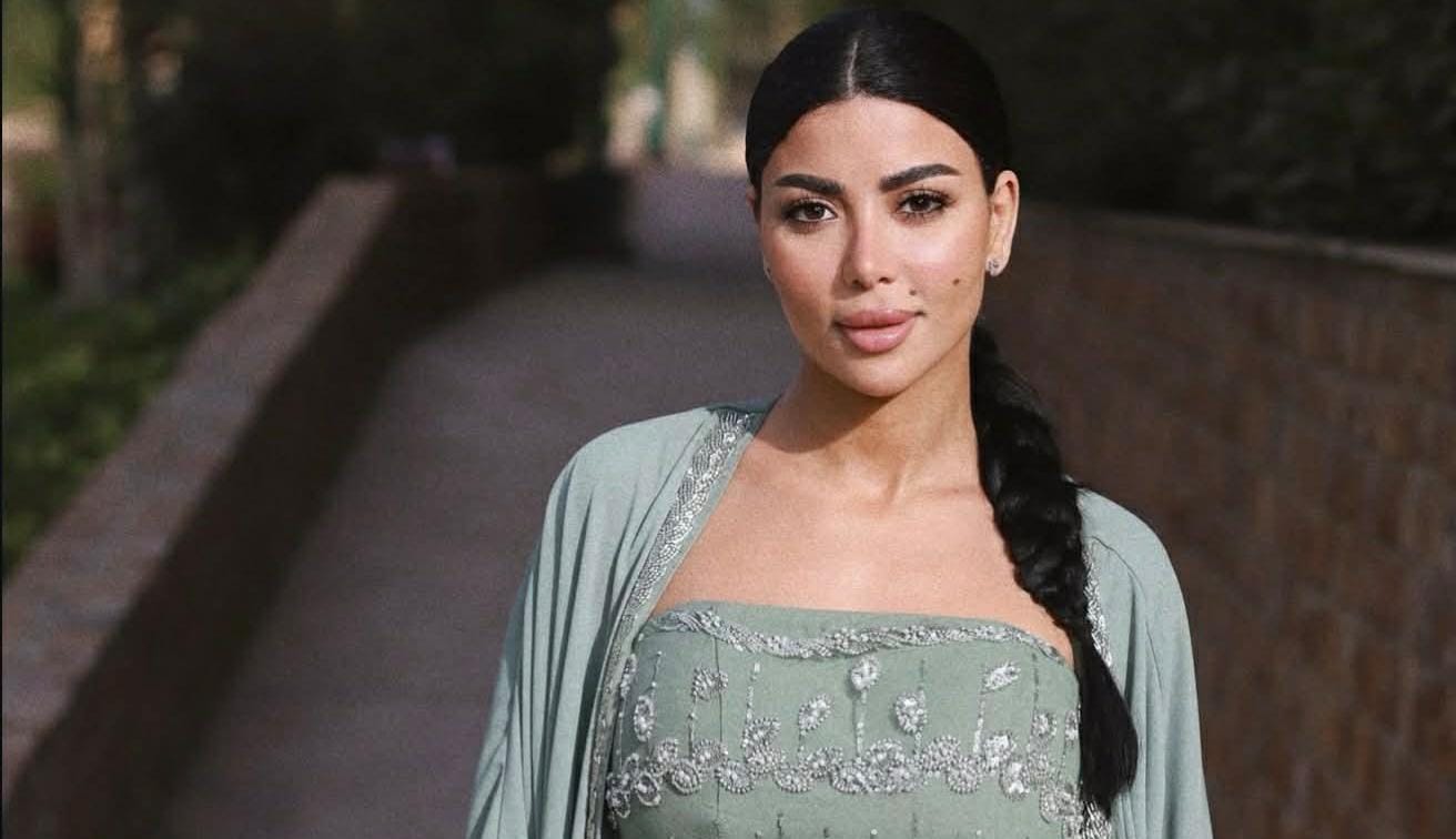 كارولين عزمي تتألق في أحدث ظهور لها بالقفطان..صور