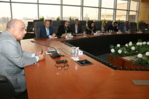 وزير الكهرباء يجتمع باللجنة الاستراتيجية لمتابعة تنفيذ إجراءات ترشيد الإنفاق الحكومي والاستهلاك