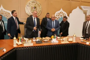 وزيرا الكهرباء والبترول يتابعان تأمين الوقود لمحطات الكهرباء خلال إفطار جماعي بالعاصمة الإدارية