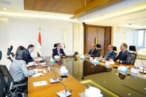 وزير التخطيط يلتقي السفير البريطاني لبحث تعزيز التعاون الاقتصادي