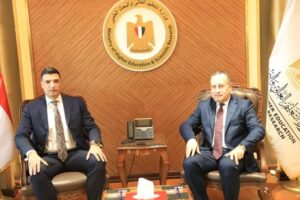 وزيرا التعليم العالي والصناعة يبحثان سبل ترجمة الأبحاث العلمية لتطبيقات صناعية ذات جدوى